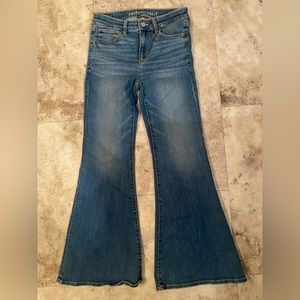American Eagle size 6 next level high-rise super  flare jeans